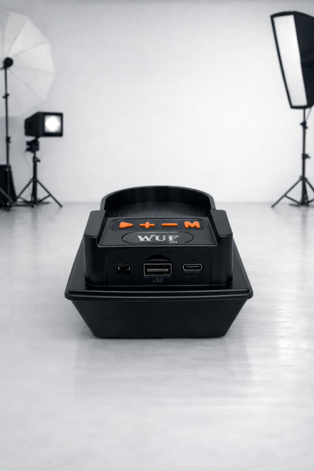 Luxury Boat Style Bluetooth Speaker with LED Headlights